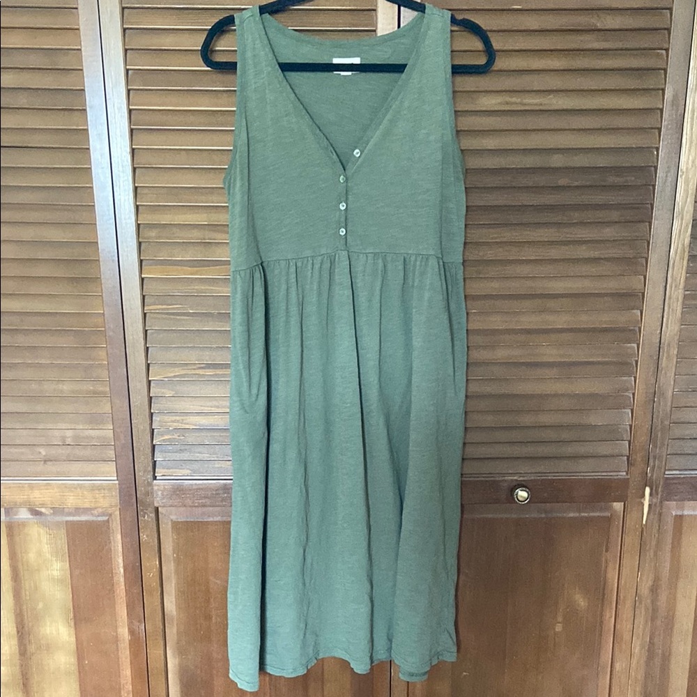 Sleeveless Green Dress